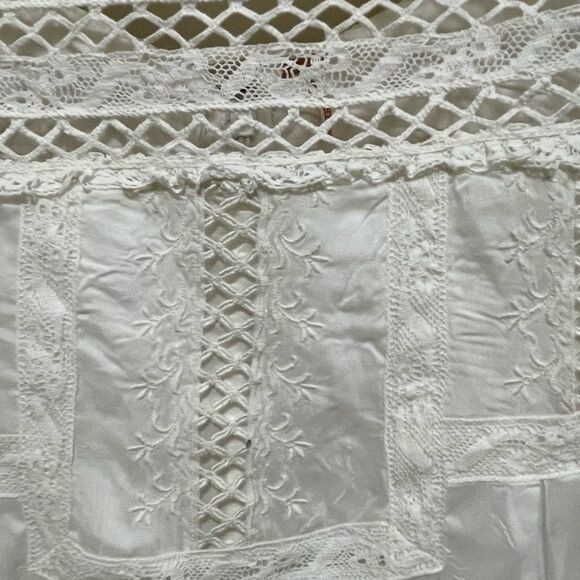 New Free People Taya Romper white lace halter size 4
Retail $198 - Picture 10 of 15